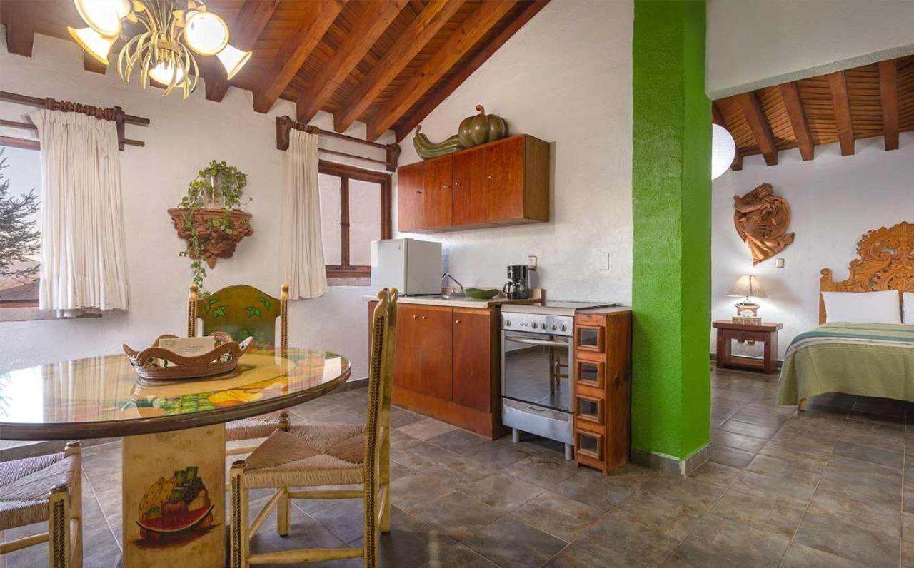 Eco Hotel Ixhi Пацкуаро Экстерьер фото